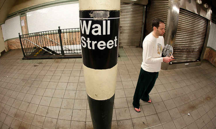 S&P 500 eyes 7,000 mark as investors  look for upbeat end to strong 2025